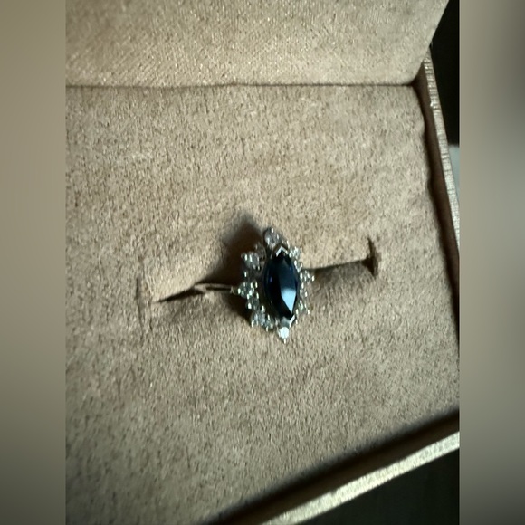 18K White Gold Sapphire & Diamond Engagement Ring - Picture 3 of 16